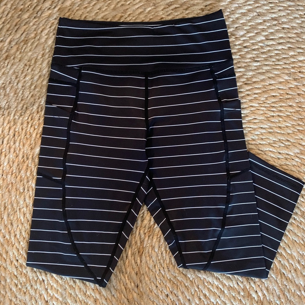 Zyia Light n Tight Capri Leggings